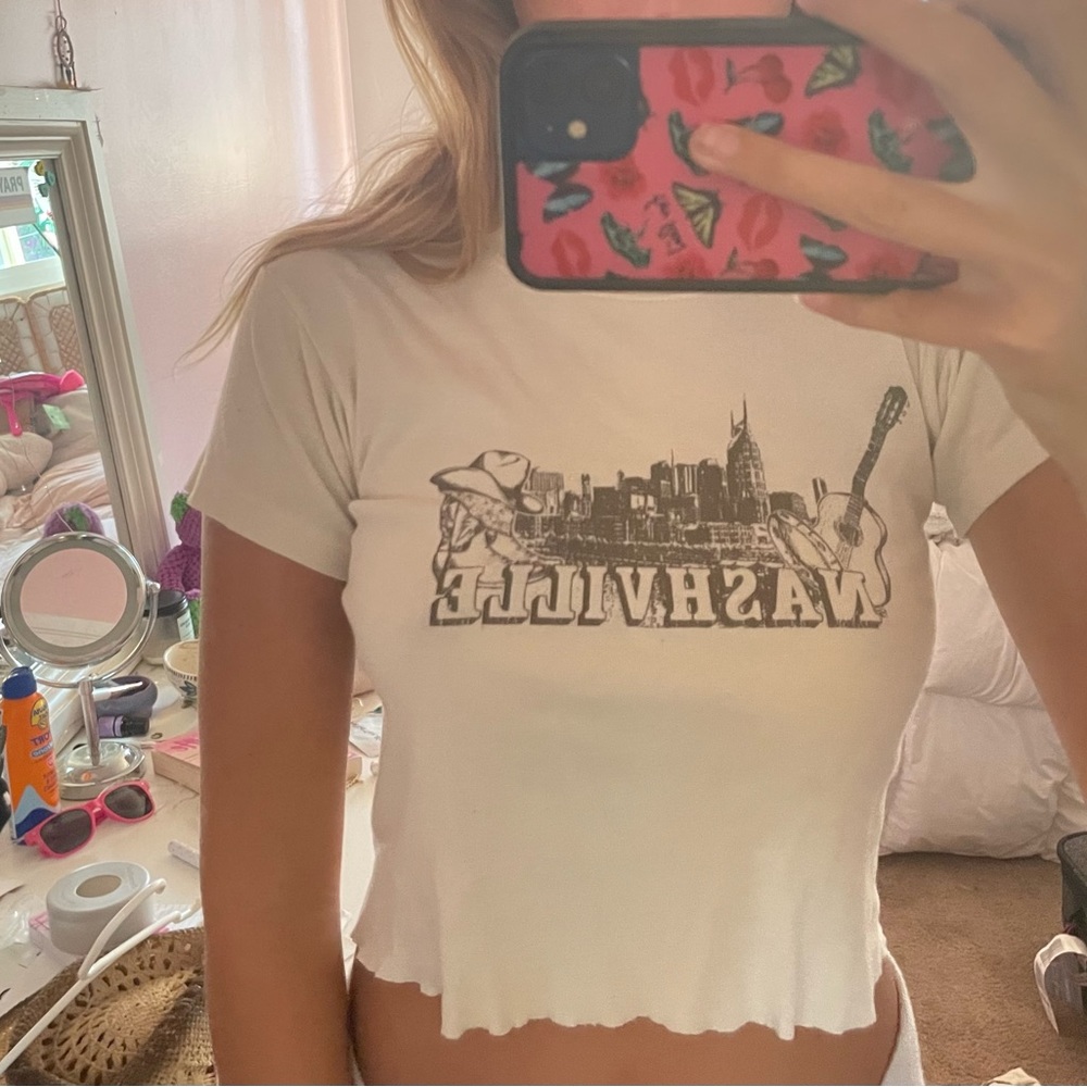 Brandy Melville baby tee